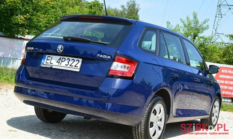 2015' Skoda Fabia photo #3