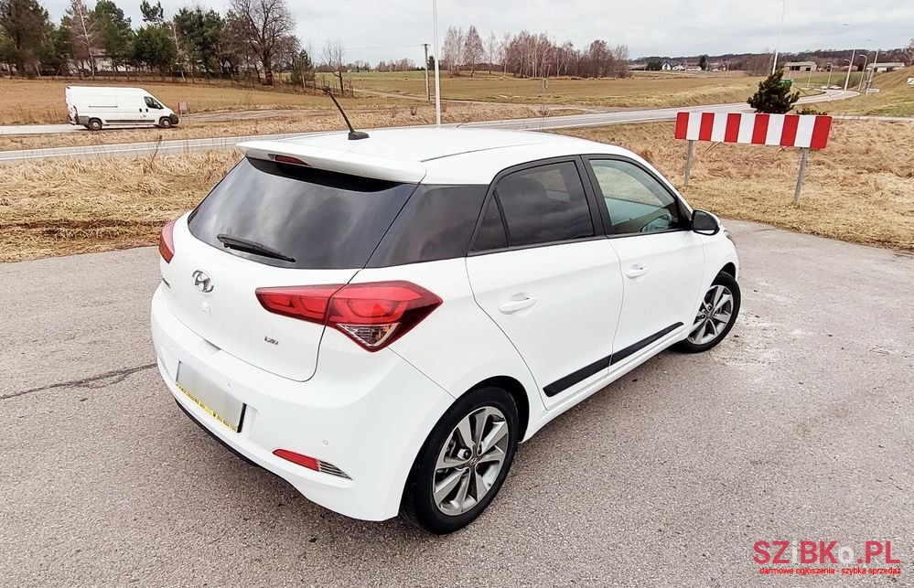 2017' Hyundai i20 photo #5