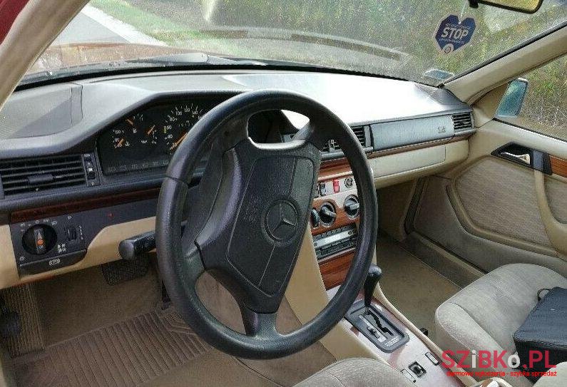 1992' Mercedes-Benz W124 photo #5