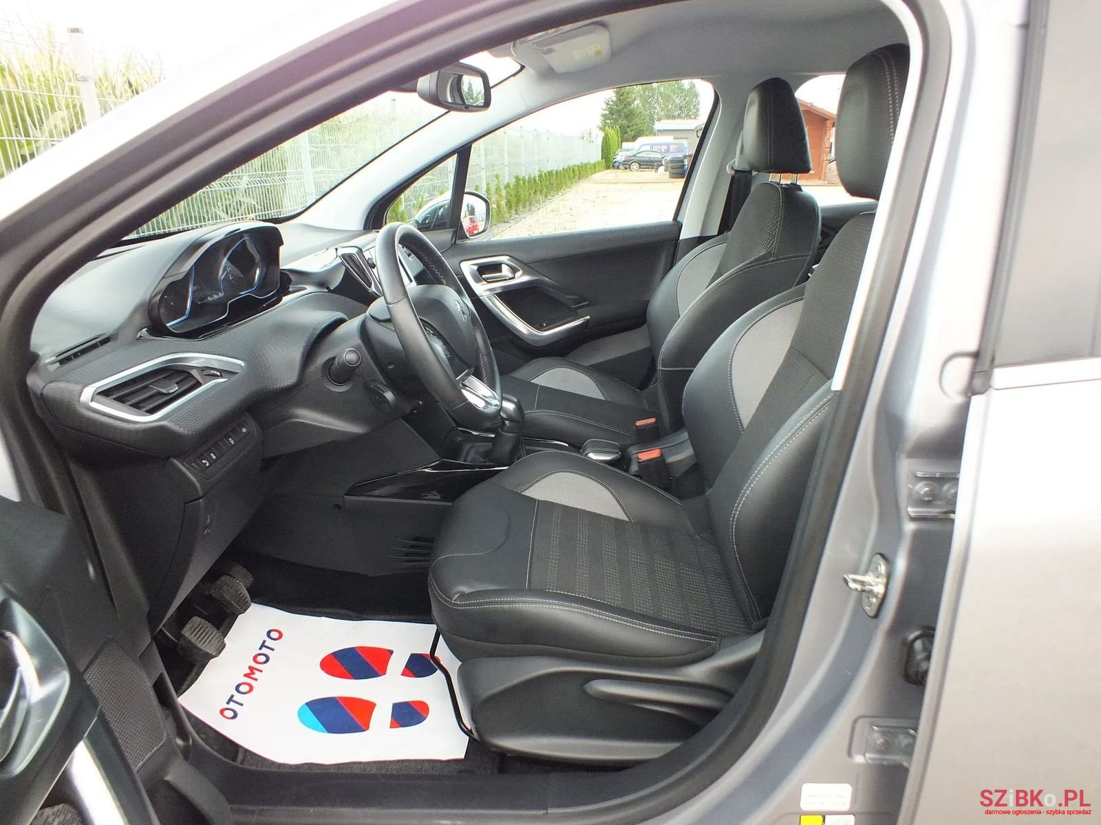 2014' Peugeot 2008 photo #5