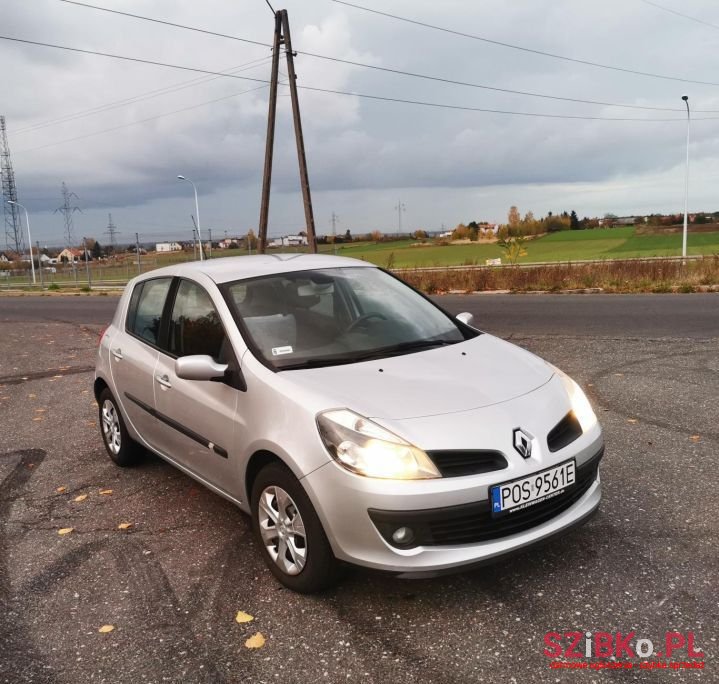 2006' Renault Clio photo #2
