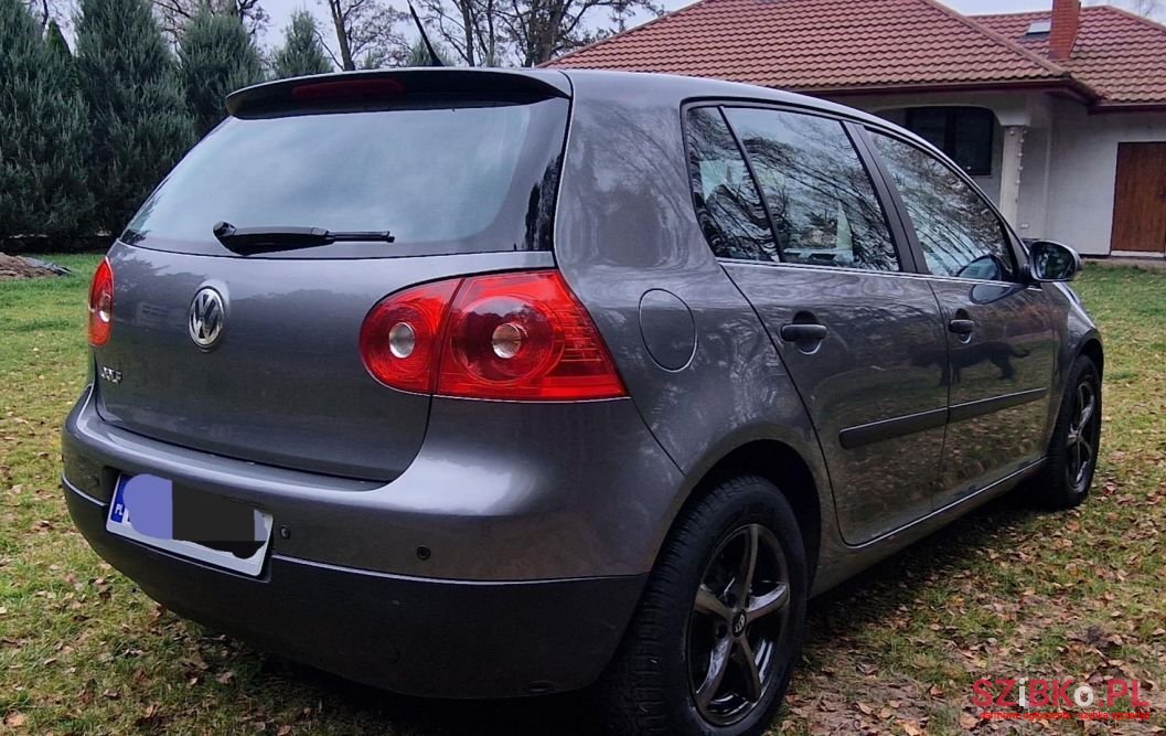 2005' Volkswagen Golf photo #3