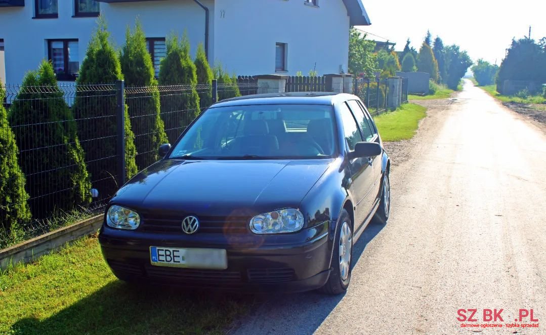 2000' Volkswagen Golf photo #2