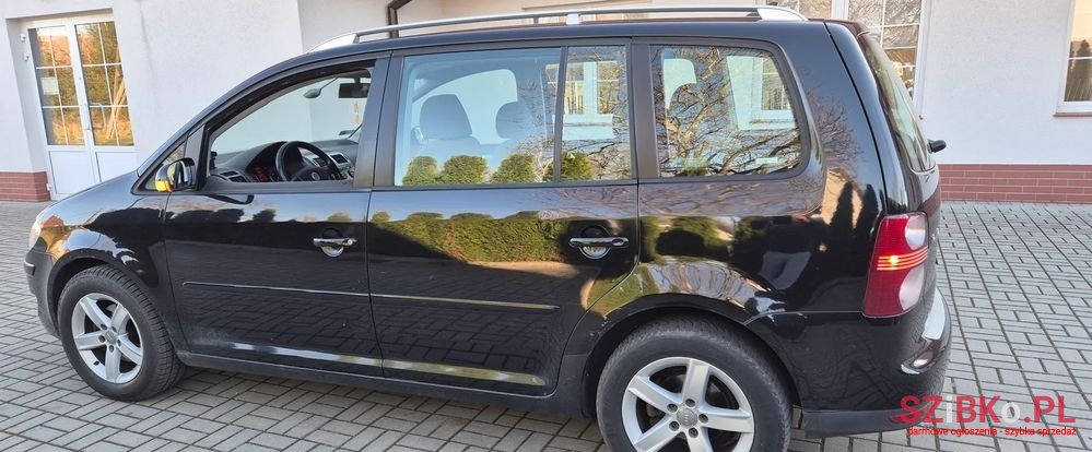 2006' Volkswagen Touran photo #4