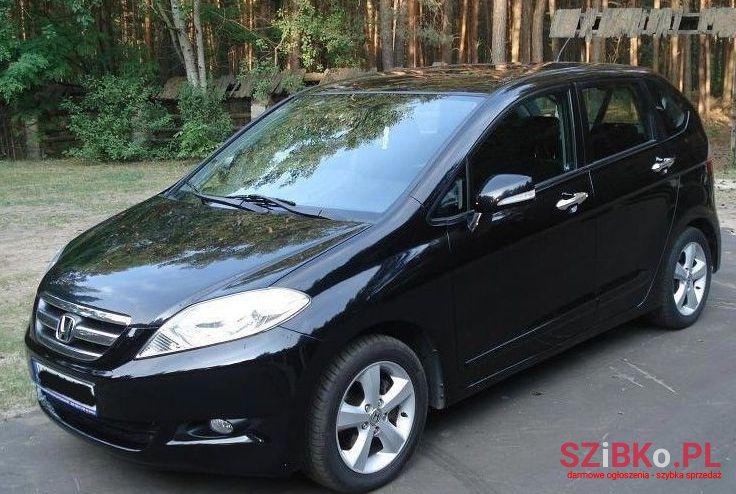 2005' Honda FR-V photo #2