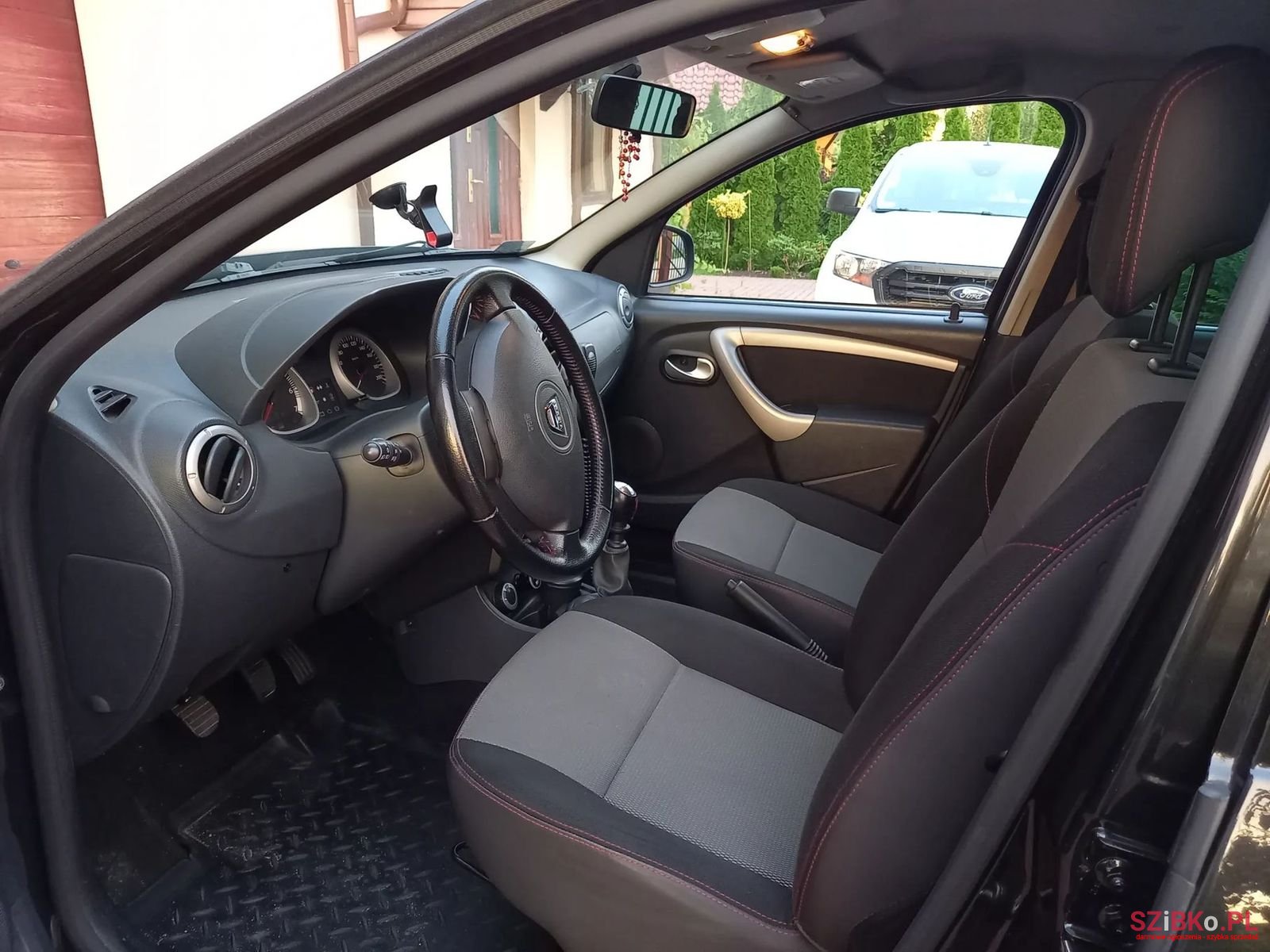 2012' Dacia Duster photo #3