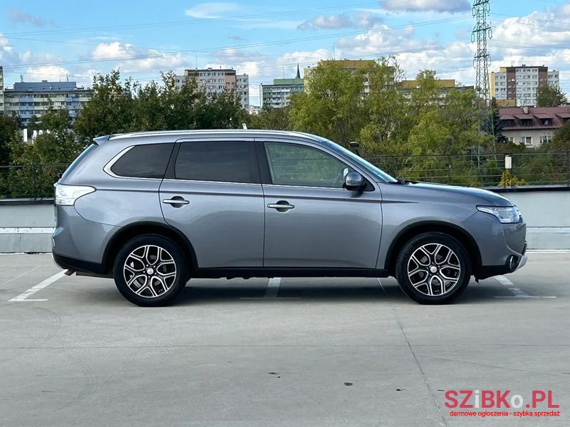 2015' Mitsubishi Outlander photo #4