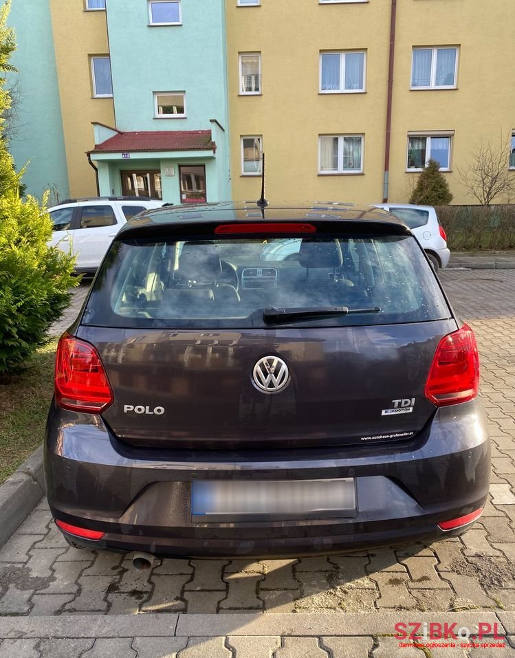 2016' Volkswagen Polo photo #3