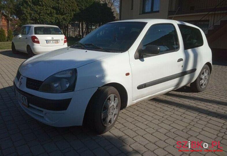 2001' Renault Clio photo #1