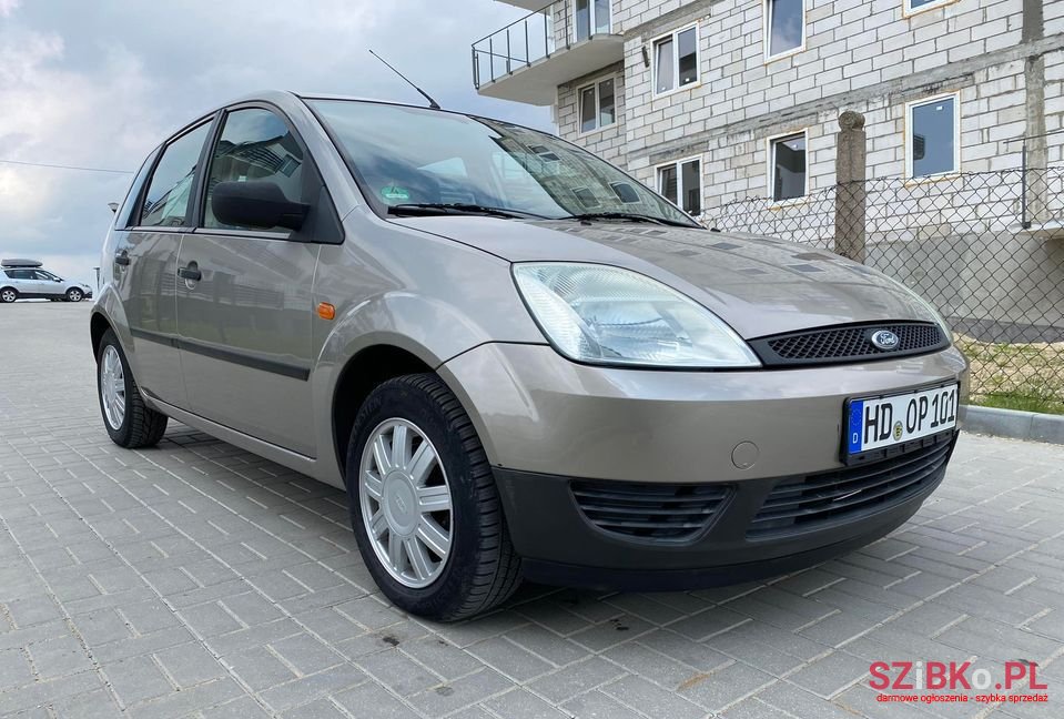 2002' Ford Fiesta photo #1