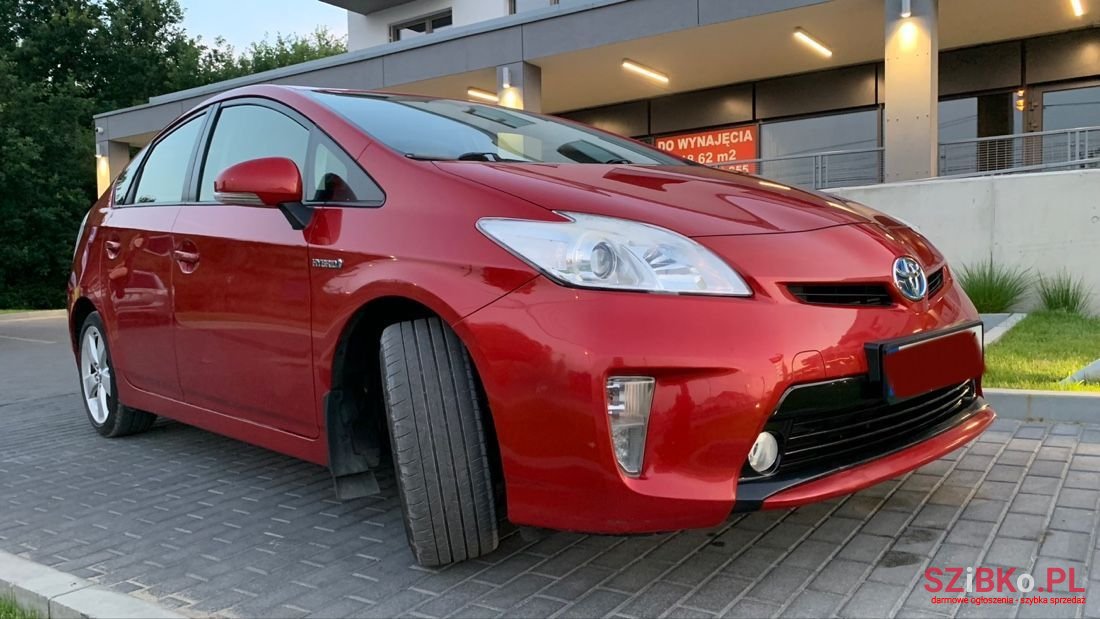 2012' Toyota Prius photo #4