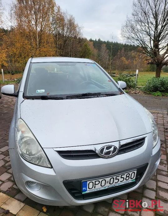 2011' Hyundai i20 photo #5