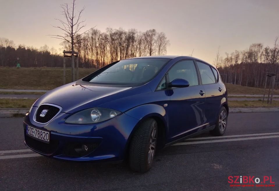 2004' SEAT Altea photo #2