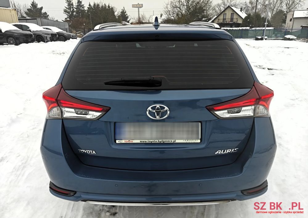 2015' Toyota Auris photo #4