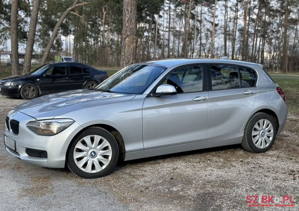 2012' BMW 1 Series 116I photo #6