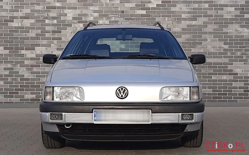 1992' Volkswagen Passat photo #3