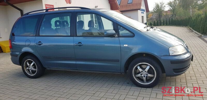 2002' Volkswagen Sharan photo #3