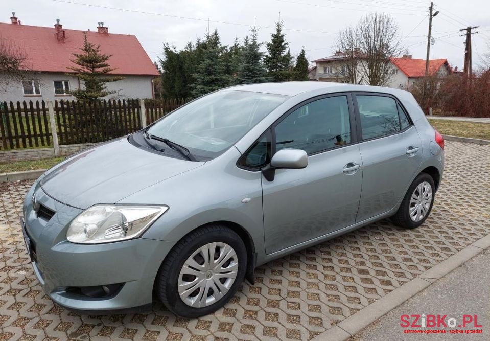 2008' Toyota Auris photo #1