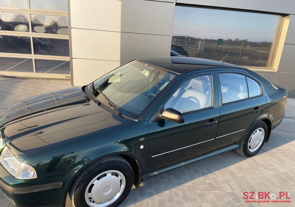 2002' Skoda Octavia 1.6 Classic photo #1