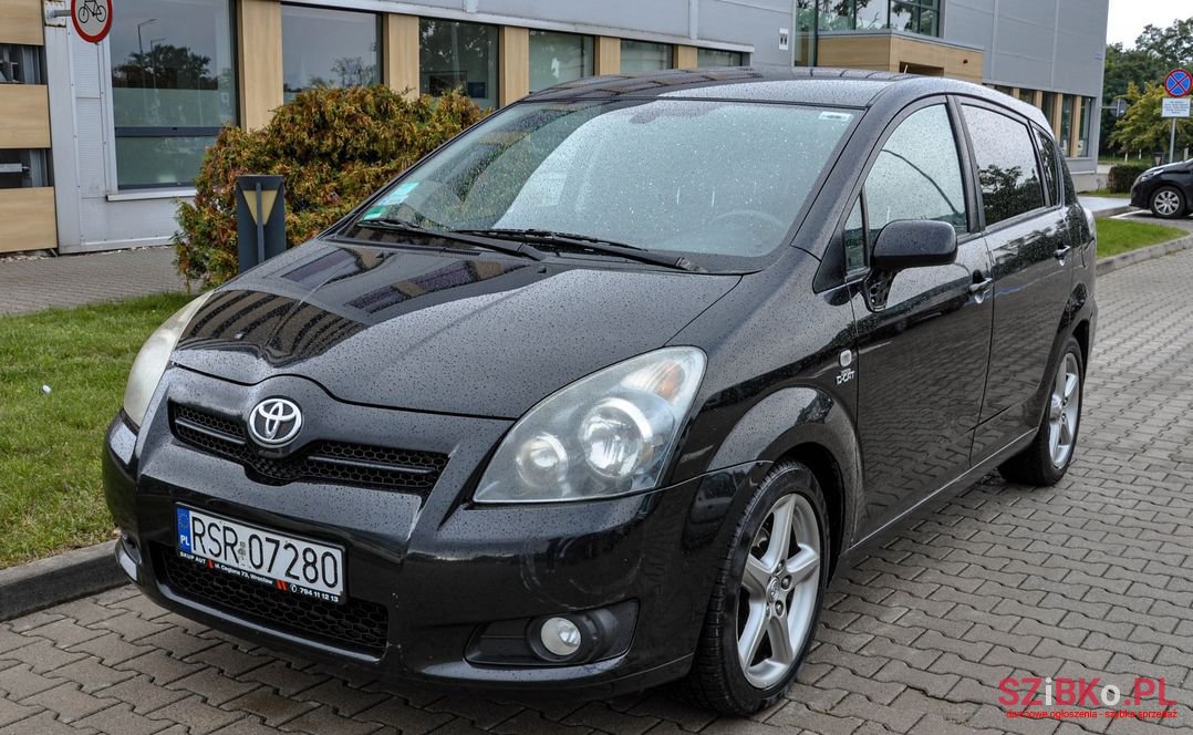 2008' Toyota Corolla Verso photo #1