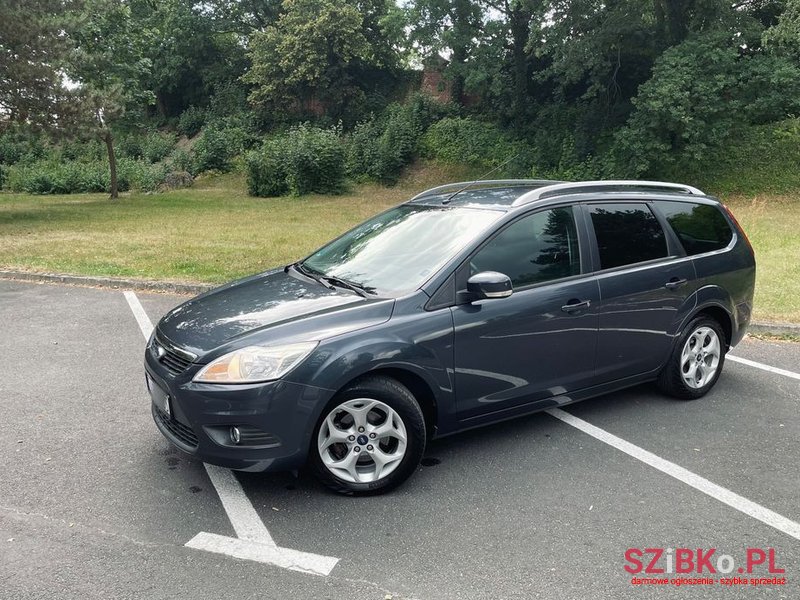 2010' Ford Focus photo #2