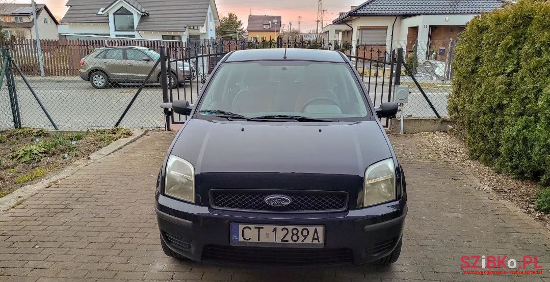 2004' Ford Fusion photo #2