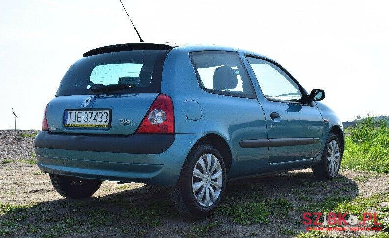 2002' Renault Clio photo #4