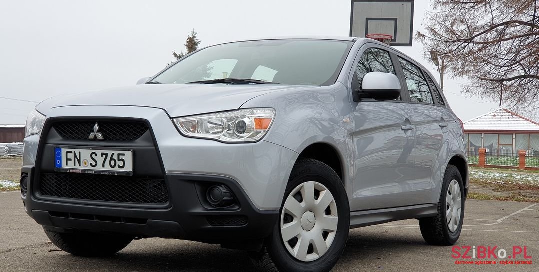 2011' Mitsubishi ASX photo #3