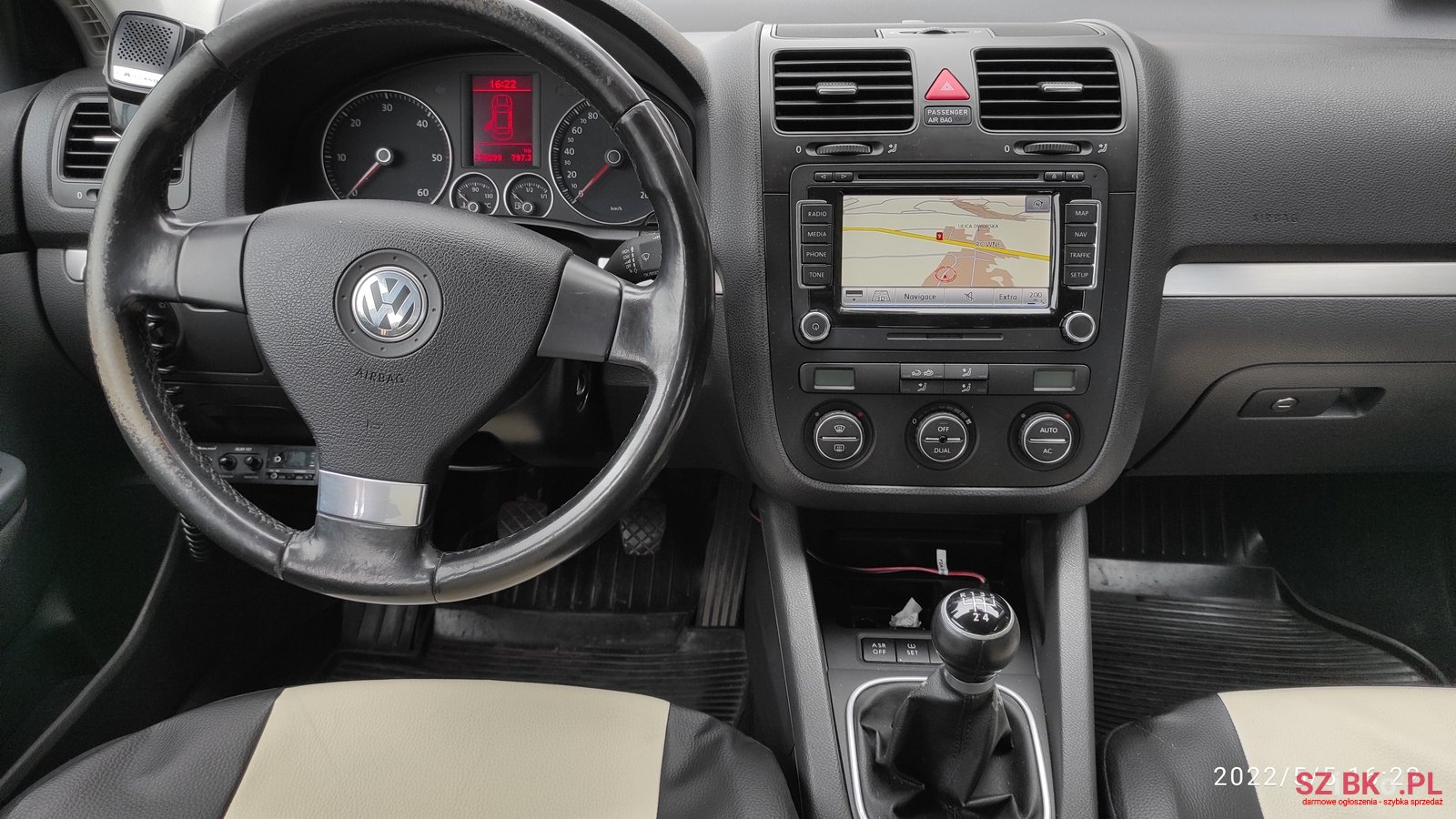 2008' Volkswagen Jetta photo #3