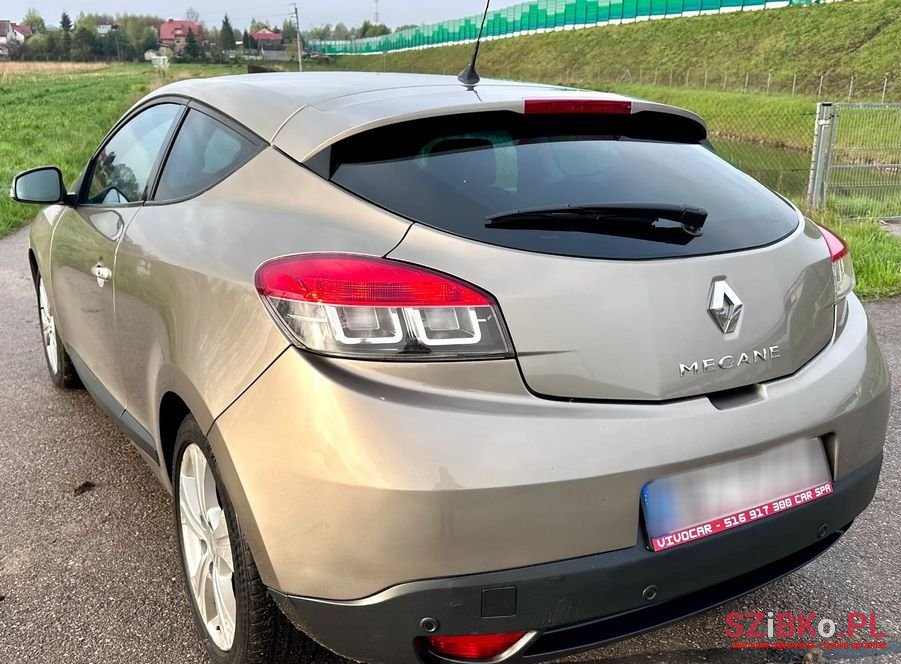 2009' Renault Megane photo #4