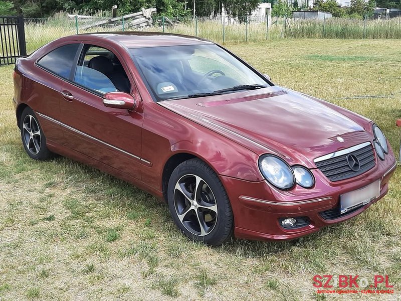 2004' Mercedes-Benz C-Class photo #1