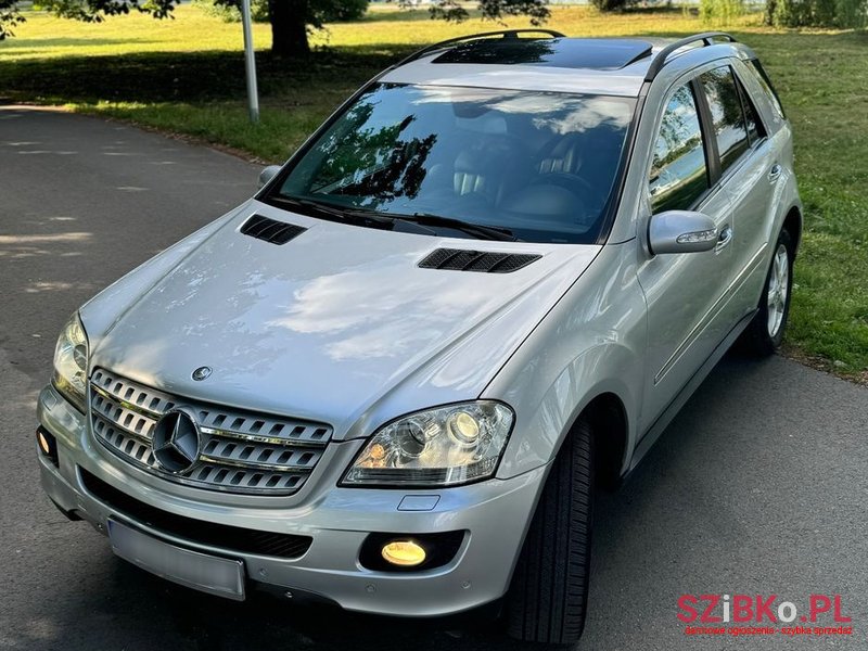 2007' Mercedes-Benz Ml 350 4-Matic photo #4