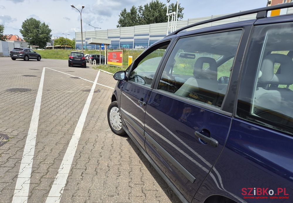 2005' Volkswagen Sharan 2.0 Basis photo #4