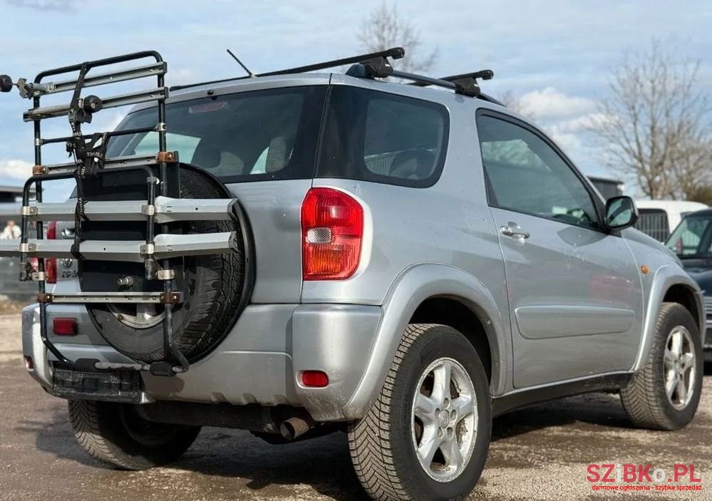 2002' Toyota RAV4 4X4 photo #4