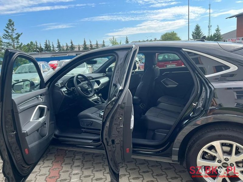 2023' Audi Q3 photo #6