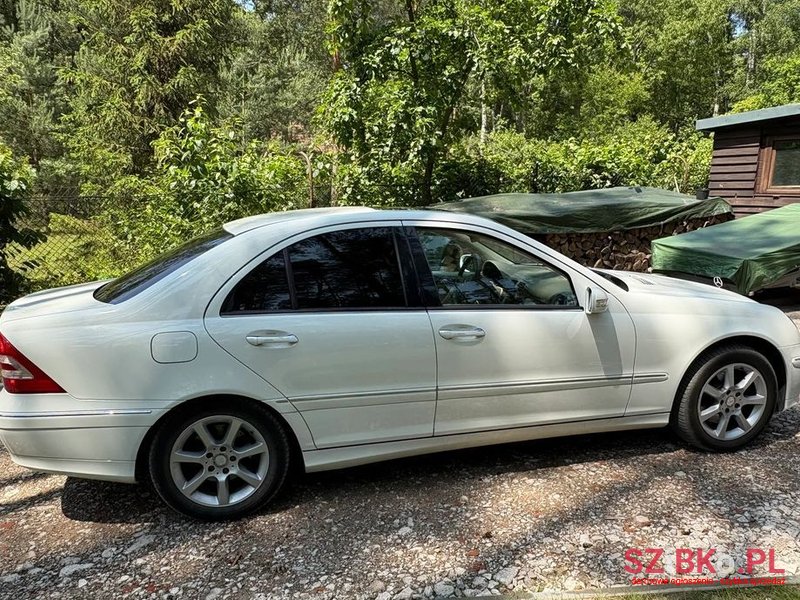 2007' Mercedes-Benz C-Class photo #3