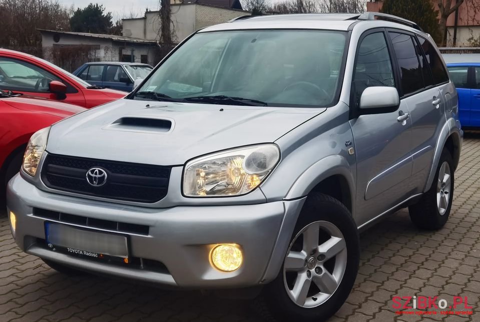 2005' Toyota RAV4 photo #1