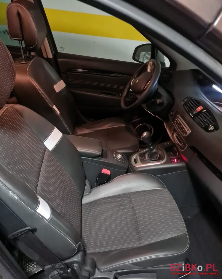 2011' Renault Scenic 1.5 Dci Emotion photo #4