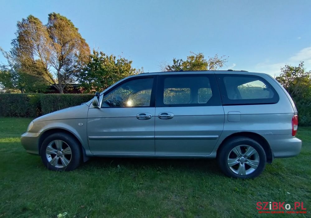 2004' Kia Carnival photo #1