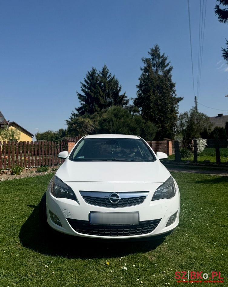 2010' Opel Astra Iii 1.7 Cdti photo #3