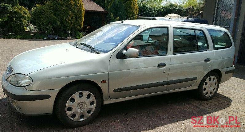 2001' Renault Megane photo #1