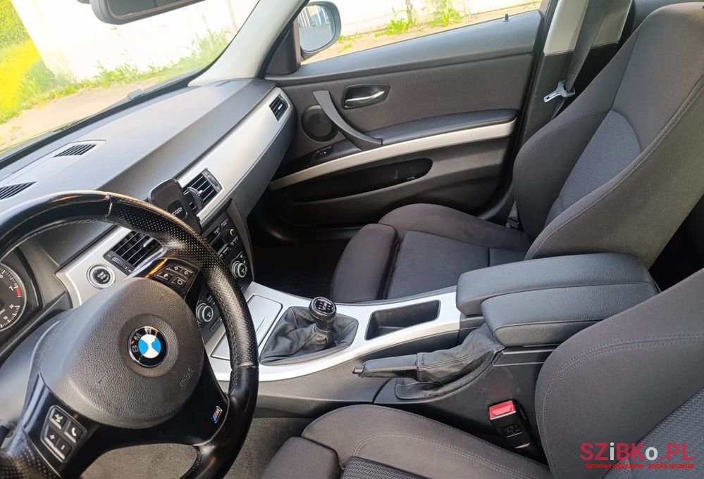 2008' BMW 3 Series 320I photo #5