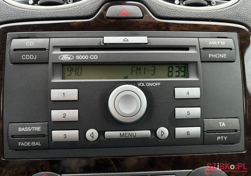 2005' Ford Focus photo #5