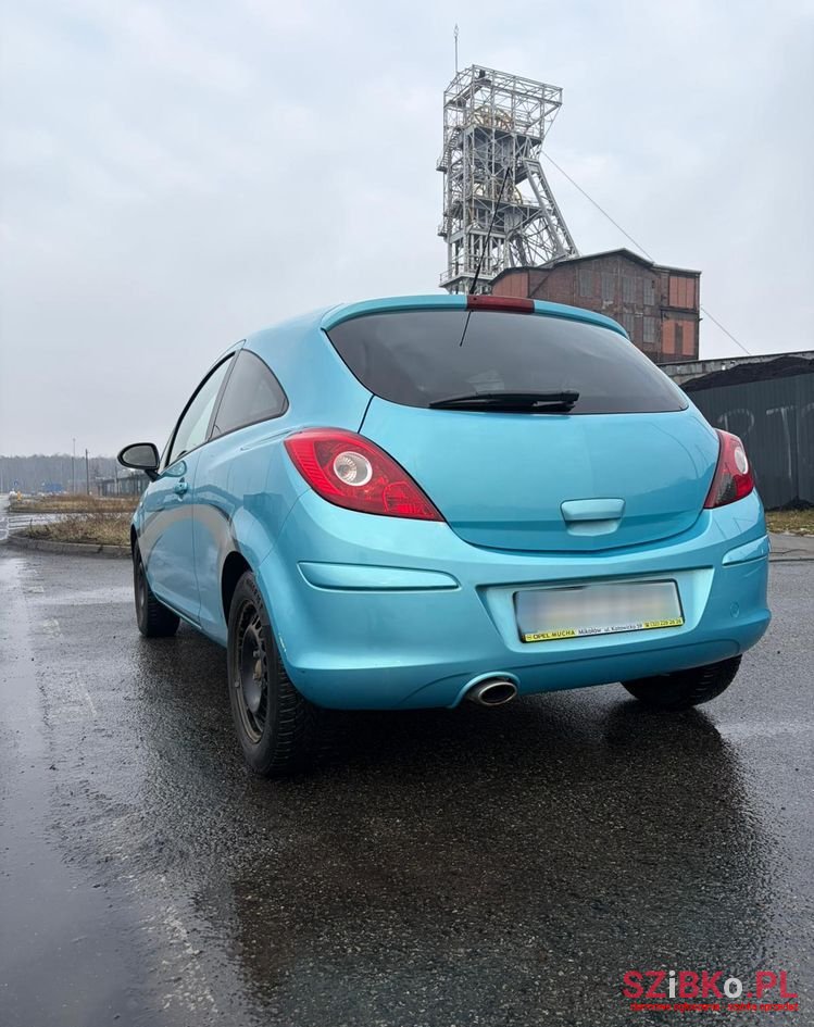 2011' Opel Corsa photo #2