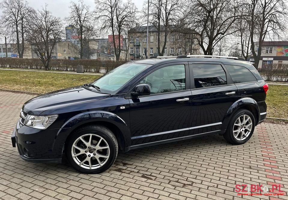 2012' Fiat Freemont photo #2