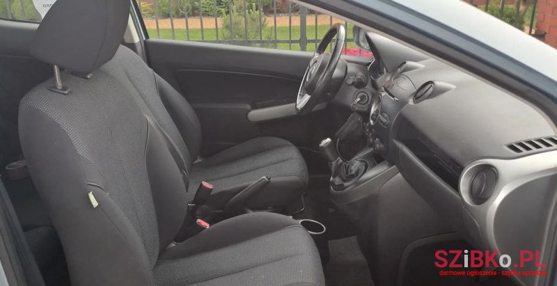 2008' Mazda 2 1.3 Sport Impression photo #6