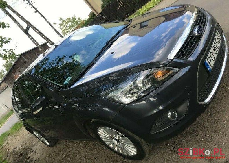 2010' Ford Focus photo #1