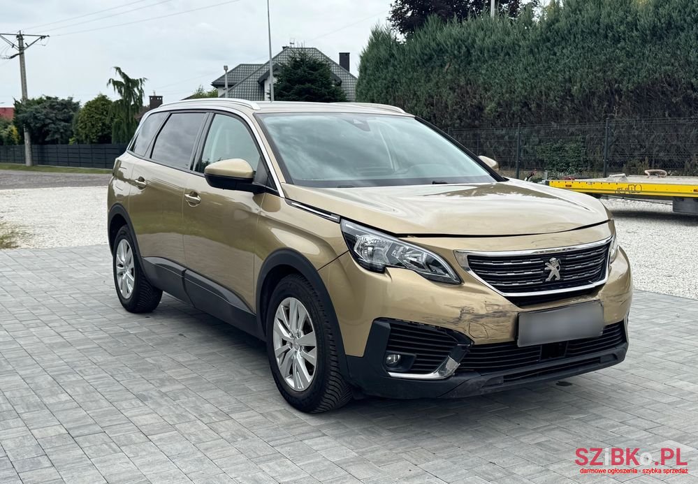 2017' Peugeot 5008 photo #3