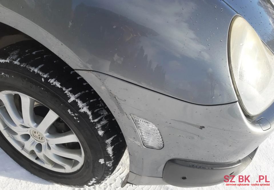 2005' Porsche Cayenne photo #4