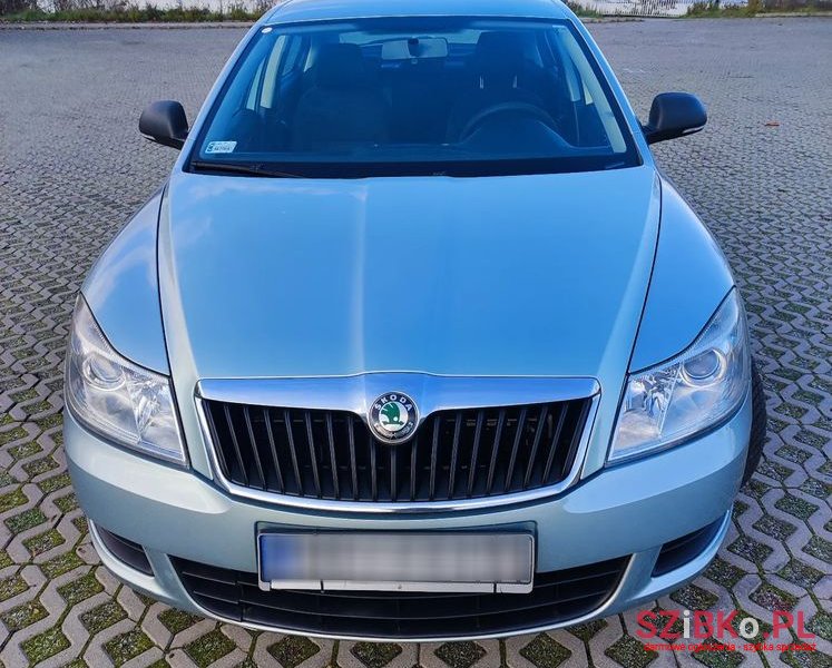 2010' Skoda Octavia 1.9 Tdi Classic photo #2